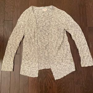 Gray knitted cardigan for girls